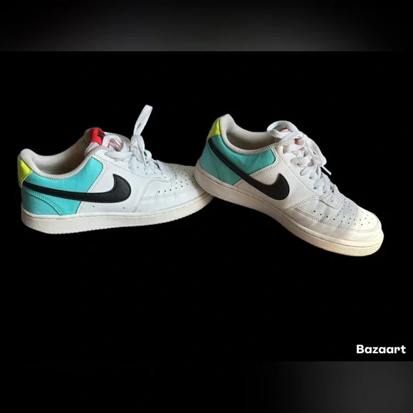 Nike White and Aqua Sneakers with Black Logo - Picture 3 of 5